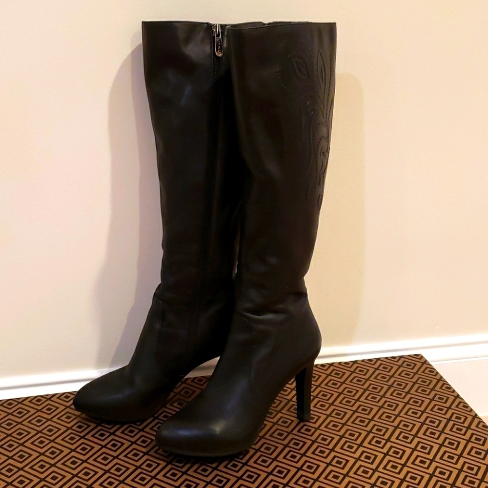 Vitacci black leather boots